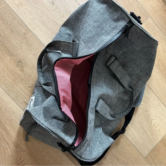 Herschel Duffel Bag in Raven Crosshatch Gray - Picture 3 of 4